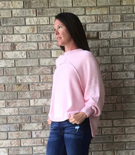 Load image into Gallery viewer, Edge Arch Detailed Knit Pullover
